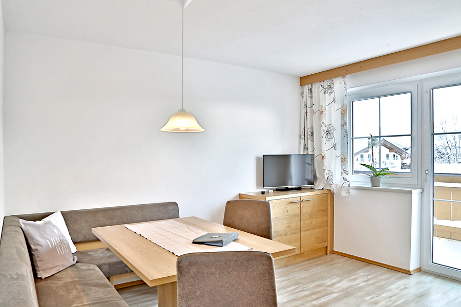 3_apartment_SMARAGD1_wohnkueche