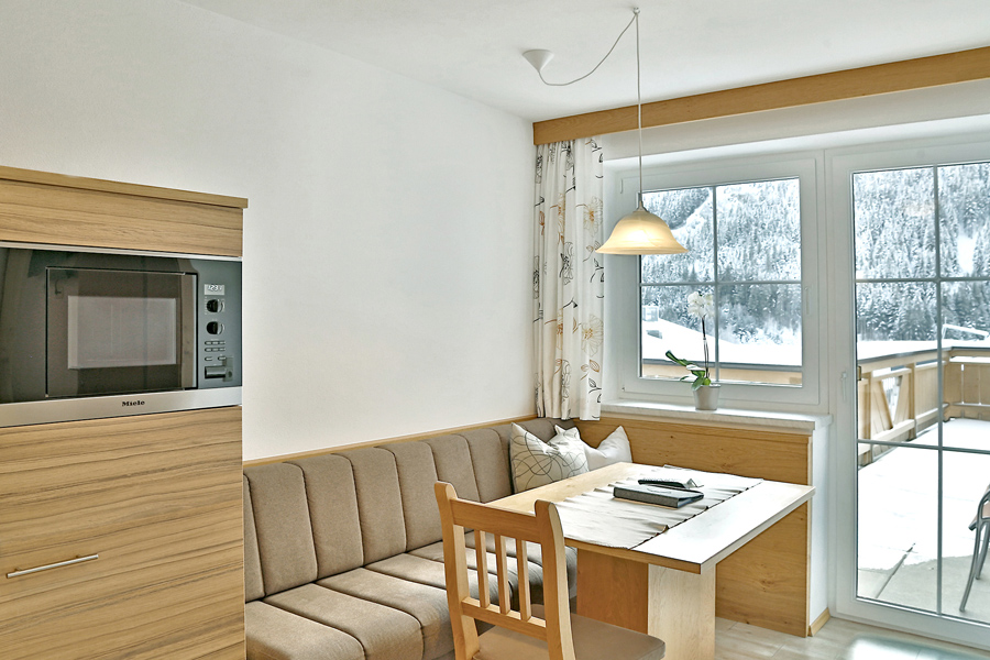 2_apartment_SAPHIR1_wohnkueche