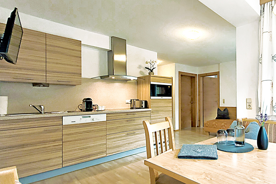 2_apartment_KRISTALL1_wohnkueche
