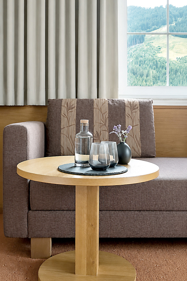9_apartment_KRISTALL1_couch